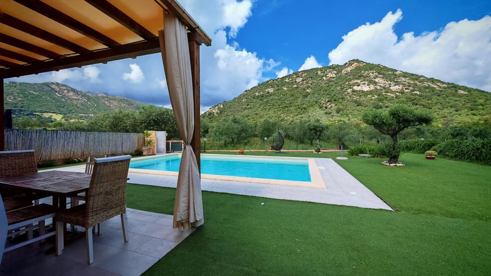Villa Paola San Teodoro Con Piscina Privata Lu Lioni